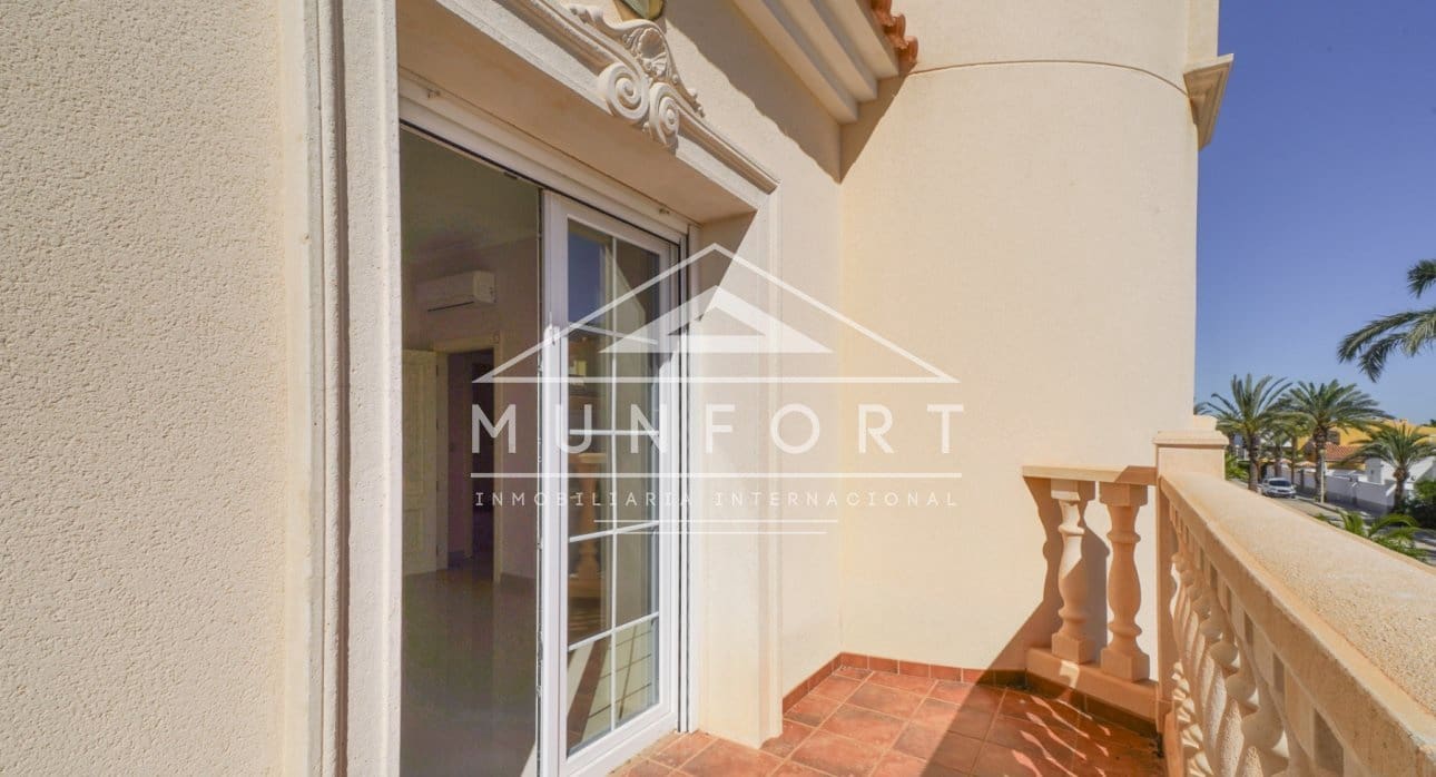 5 Zimmer Villa zu verkaufen in Cabo Roig mit Pool - 910.000 € (Ref: 9532501)