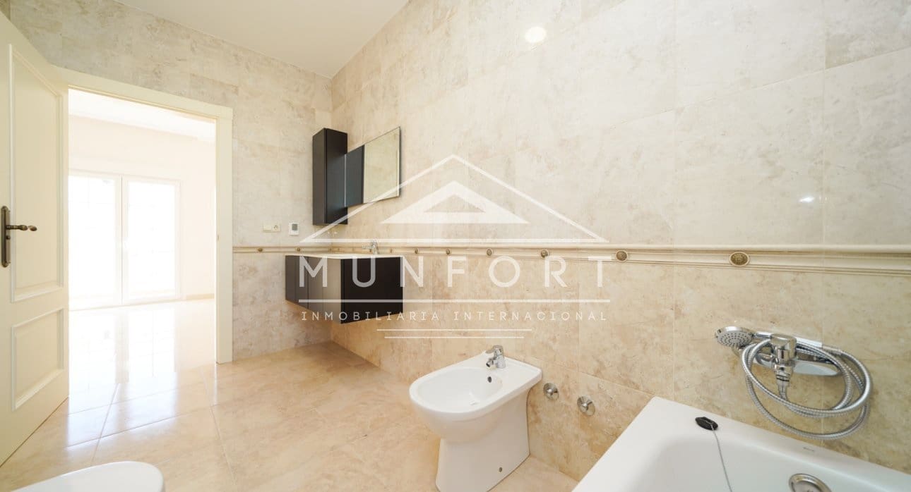 5 Zimmer Villa zu verkaufen in Cabo Roig mit Pool - 910.000 € (Ref: 9532501)