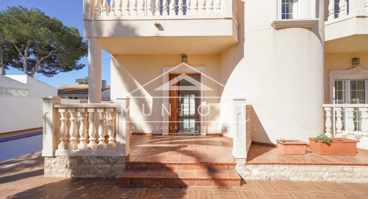 5 Zimmer Villa zu verkaufen in Cabo Roig mit Pool - 910.000 € (Ref: 9532501)