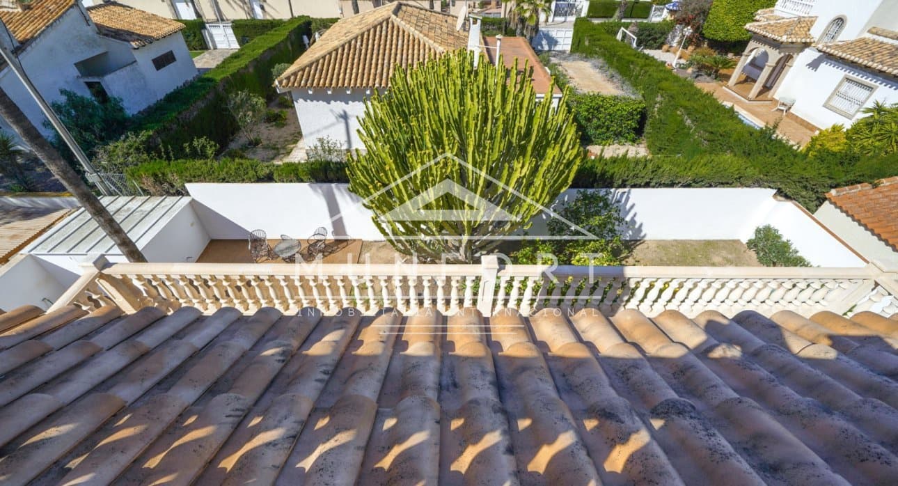 5 Zimmer Villa zu verkaufen in Cabo Roig mit Pool - 910.000 € (Ref: 9532501)