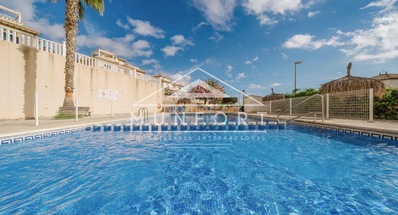 Apartamento de 2 habitaciones en Orihuela Costa en venta con piscina - 169.000 € (Ref: 9543913)
