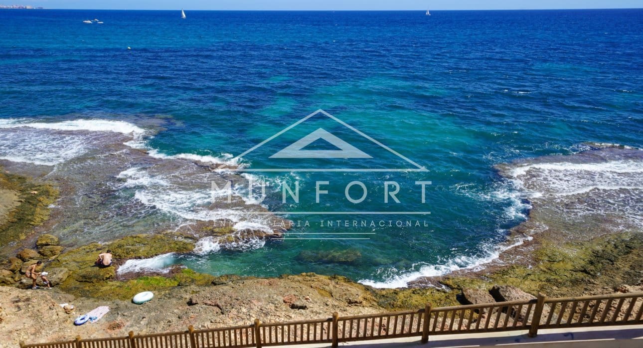 Apartamento de 2 habitaciones en Orihuela Costa en venta con piscina - 169.000 € (Ref: 9543913)