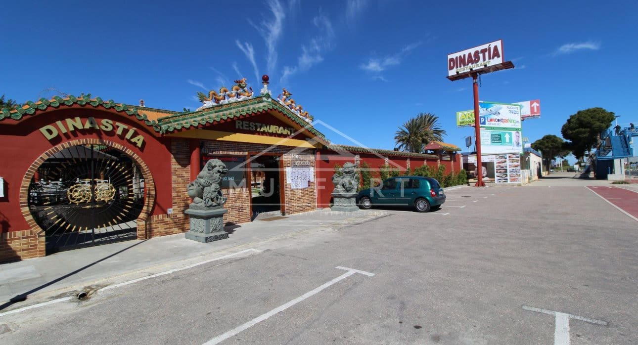 Casa de 2 habitaciones en Orihuela Costa en venta con piscina - 349.000 € (Ref: 9548603)