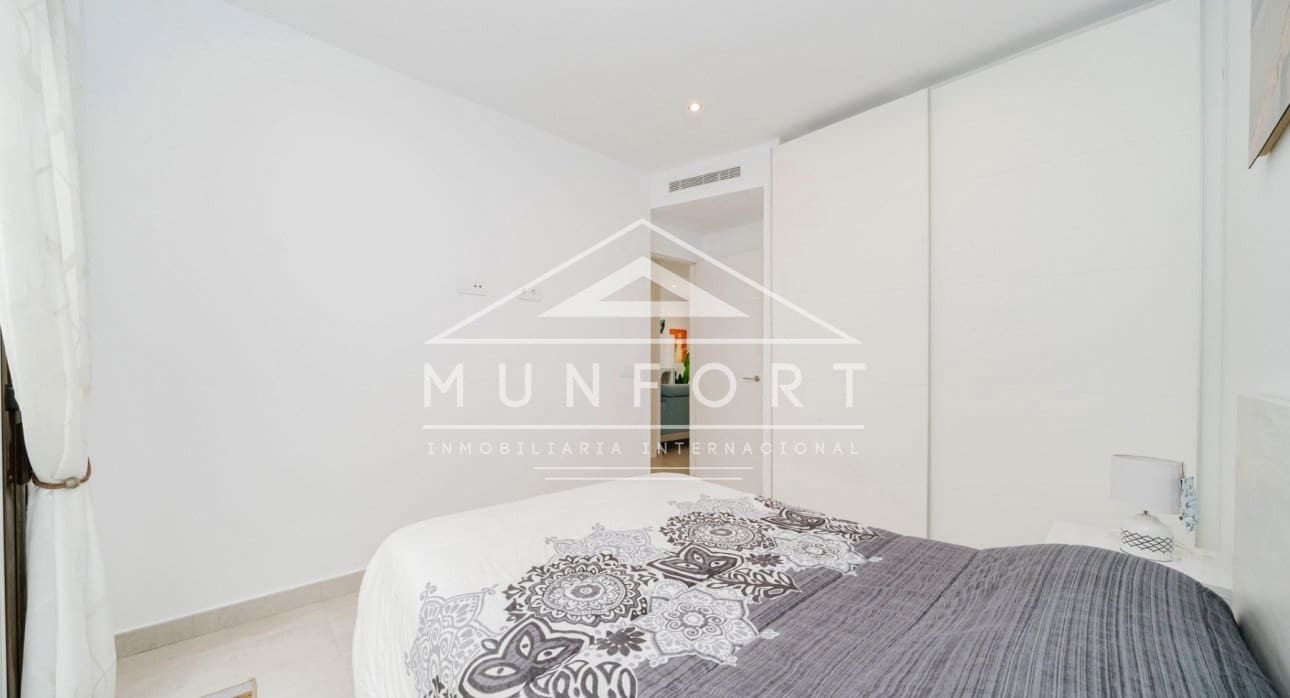 Ático de 2 habitaciones en Pilar de la Horadada en venta con piscina - 295.000 € (Ref: 9552335)