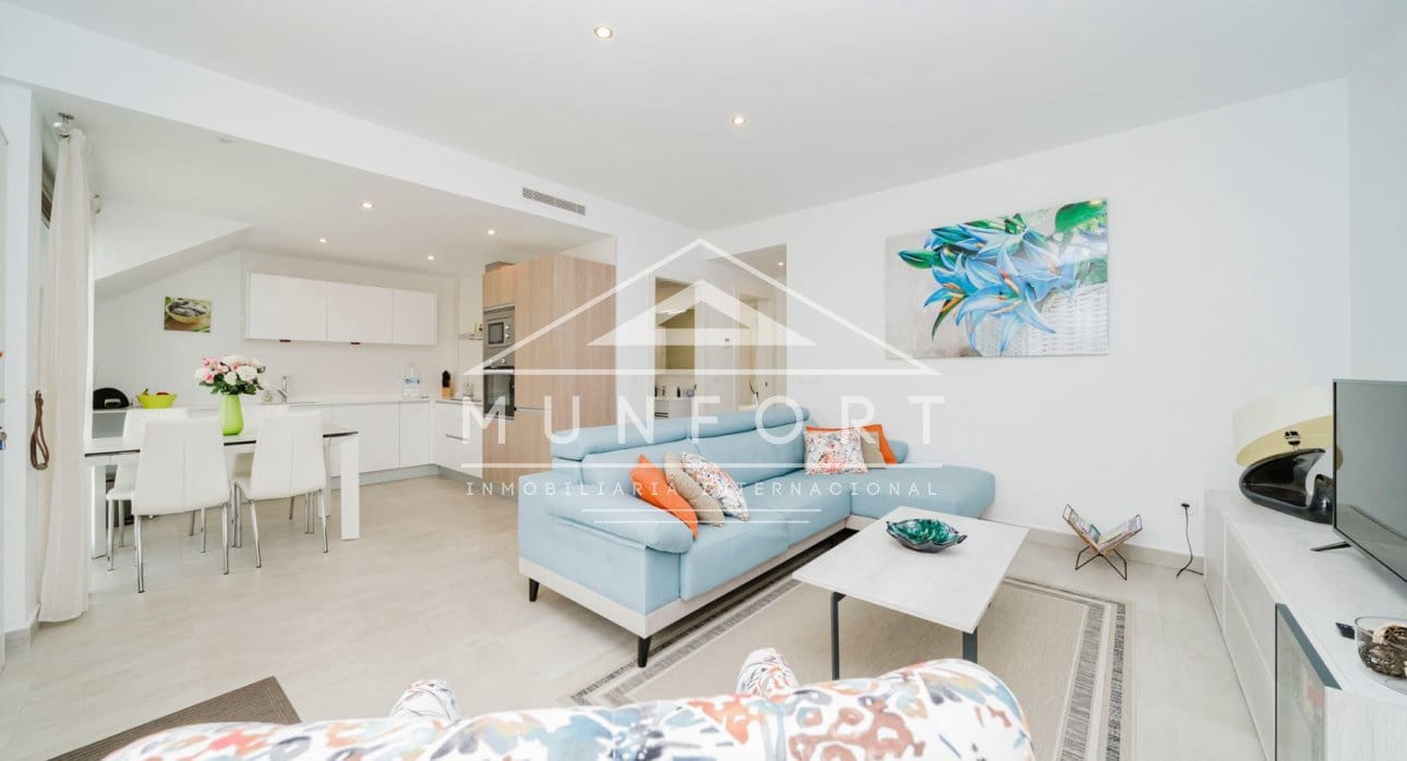 Ático de 2 habitaciones en Pilar de la Horadada en venta con piscina - 295.000 € (Ref: 9552335)