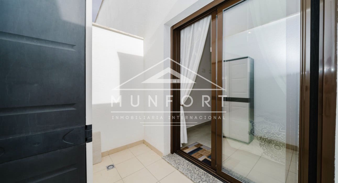 Ático de 2 habitaciones en Pilar de la Horadada en venta con piscina - 295.000 € (Ref: 9552335)