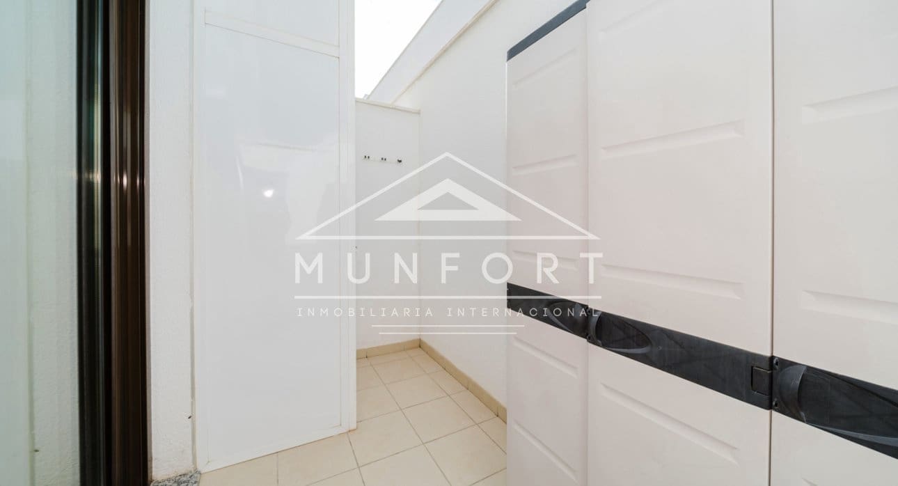 Ático de 2 habitaciones en Pilar de la Horadada en venta con piscina - 295.000 € (Ref: 9552335)