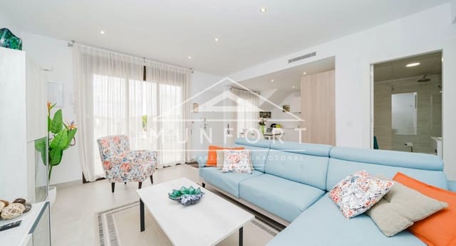 Ático de 2 habitaciones en Pilar de la Horadada ciudad, Pilar de la Horadada en venta con piscina - 295.000 € (Ref: 9552335)