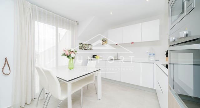 Ático de 2 habitaciones en Pilar de la Horadada ciudad, Pilar de la Horadada en venta con piscina - 295.000 € (Ref: 9552335)