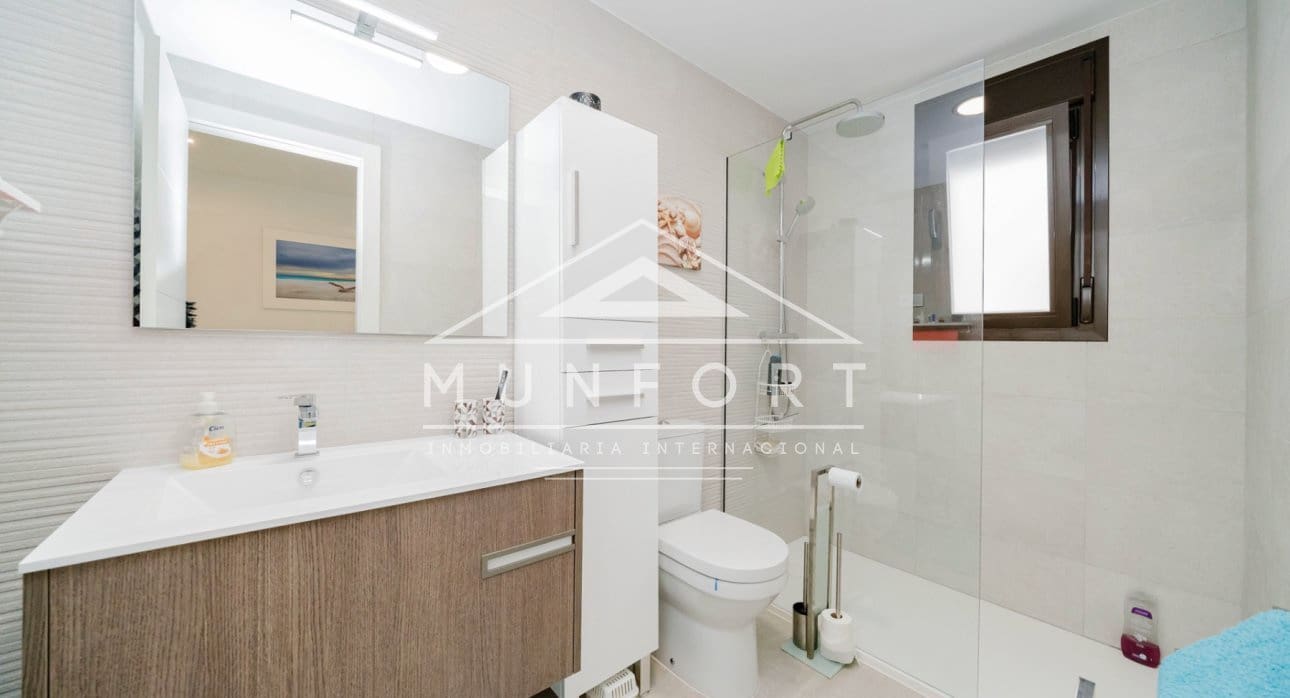 Ático de 2 habitaciones en Pilar de la Horadada en venta con piscina - 295.000 € (Ref: 9552335)