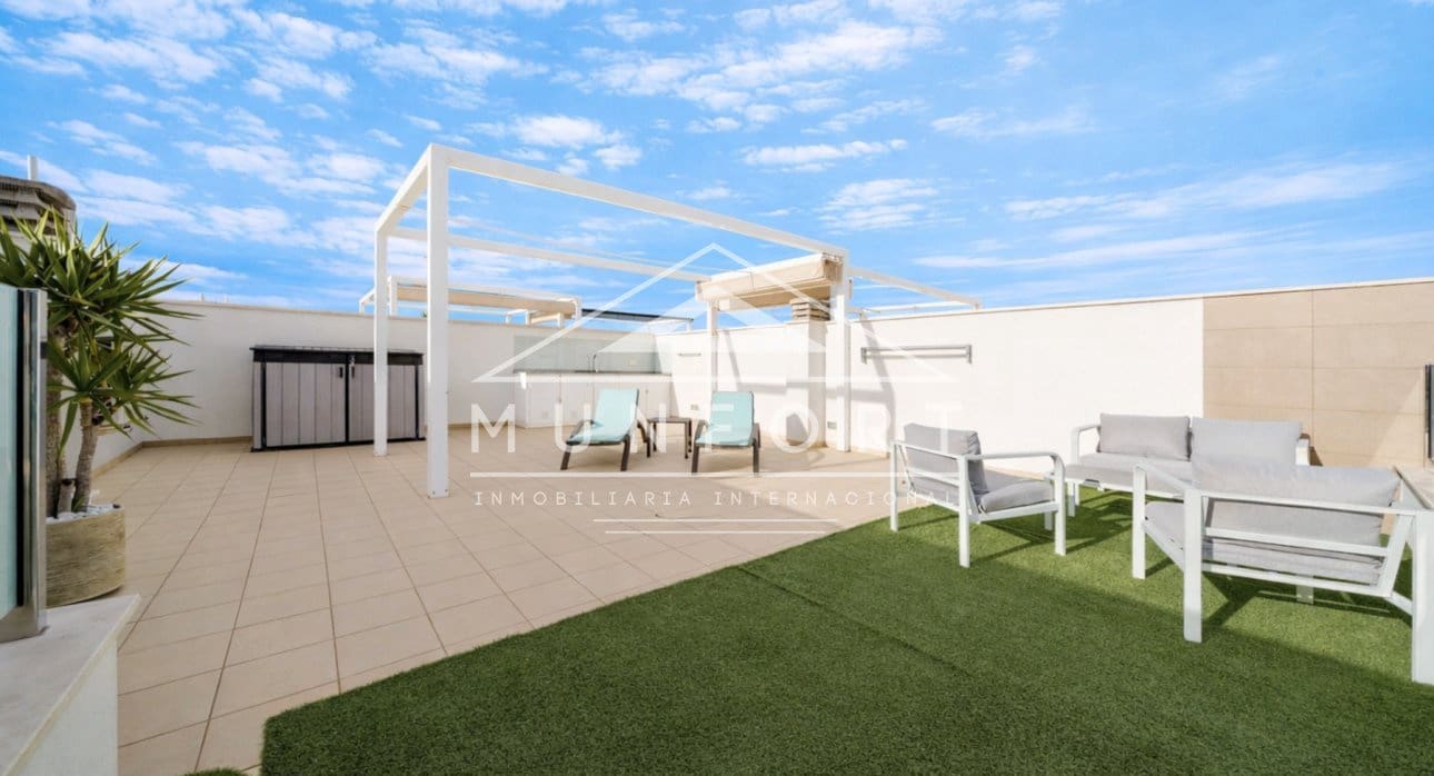 Ático de 2 habitaciones en Pilar de la Horadada en venta con piscina - 295.000 € (Ref: 9552335)