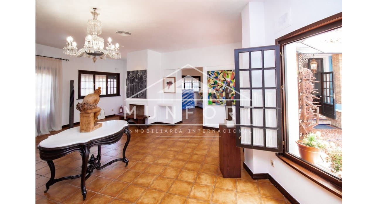 3 makuuhuone Kaupallinen myytävänä paikassa Dehesa de Campoamor - 799 000 € (Ref: 9553166)