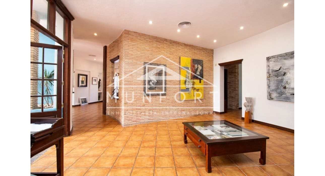 3 makuuhuone Kaupallinen myytävänä paikassa Dehesa de Campoamor - 799 000 € (Ref: 9553166)