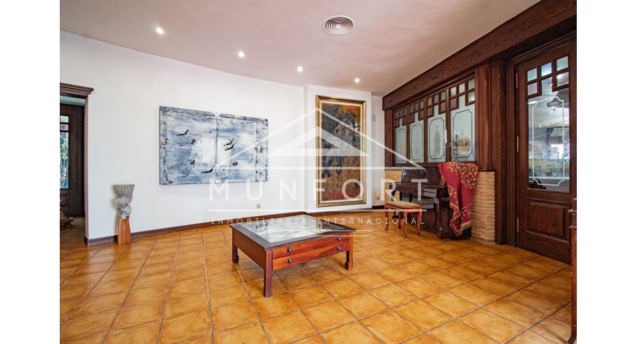 3 makuuhuone Kaupallinen myytävänä paikassa Dehesa de Campoamor - 799 000 € (Ref: 9553166)