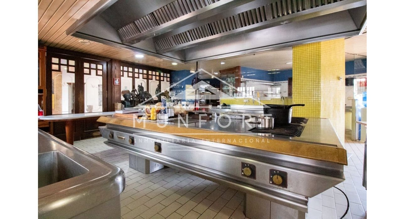 3 makuuhuone Kaupallinen myytävänä paikassa Dehesa de Campoamor - 799 000 € (Ref: 9553166)