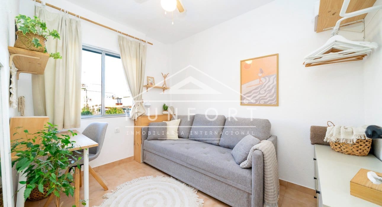 Casa de 2 habitaciones en Los Alcázares en venta - 155.900 € (Ref: 9563761)