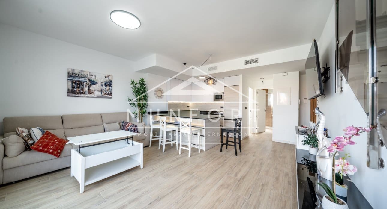 3 chambre Maison de Ville à vendre à Los Alcazares avec piscine - 370 000 € (Ref: 9566749)