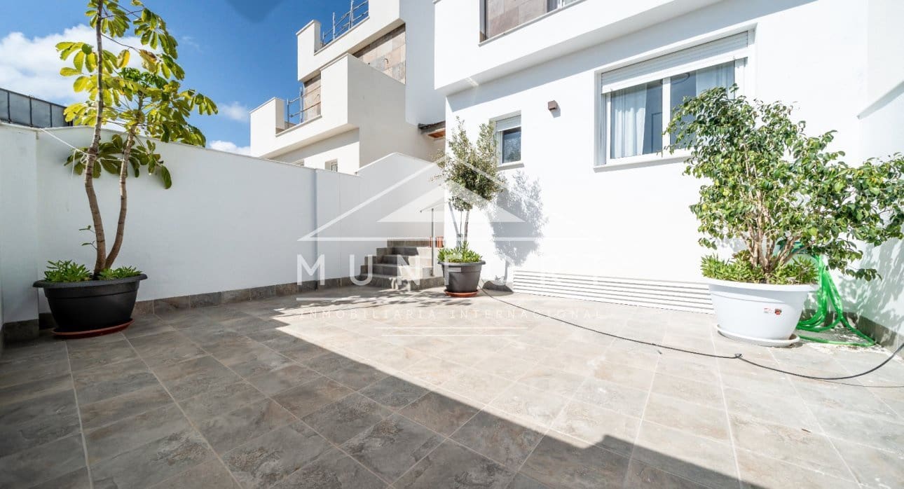 3 chambre Maison de Ville à vendre à Los Alcazares avec piscine - 370 000 € (Ref: 9566749)