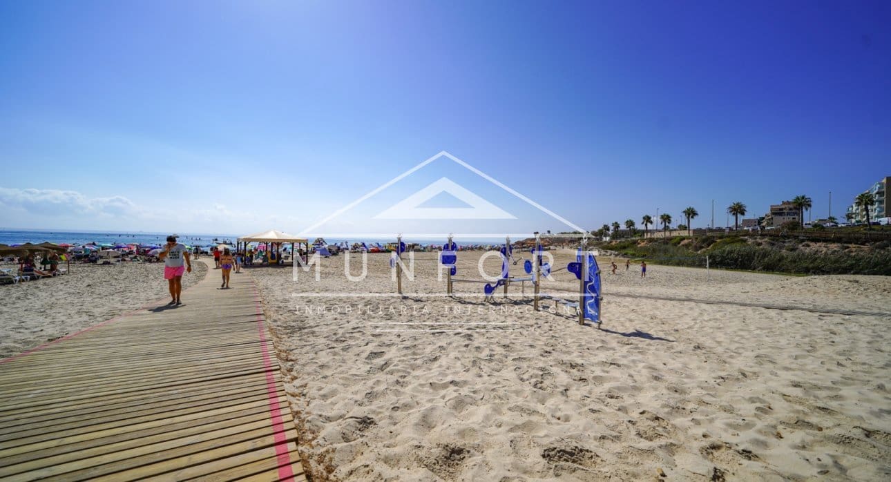 2 Zimmer Bungalow zu verkaufen in Pilar de la Horadada mit Pool - 239.900 € (Ref: 9570202)