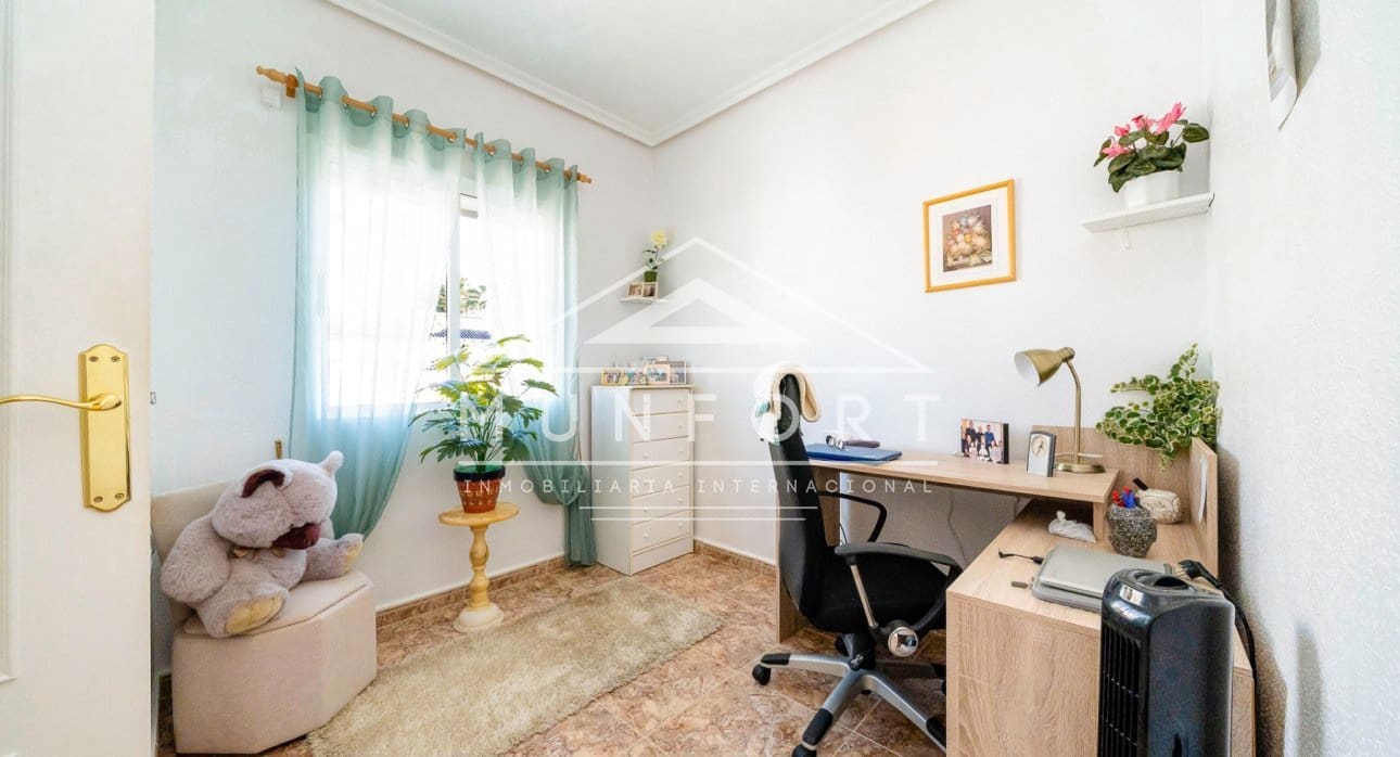 3 quarto Bungalow para venda em Villamartin - 229 900 € (Ref: 9572241)