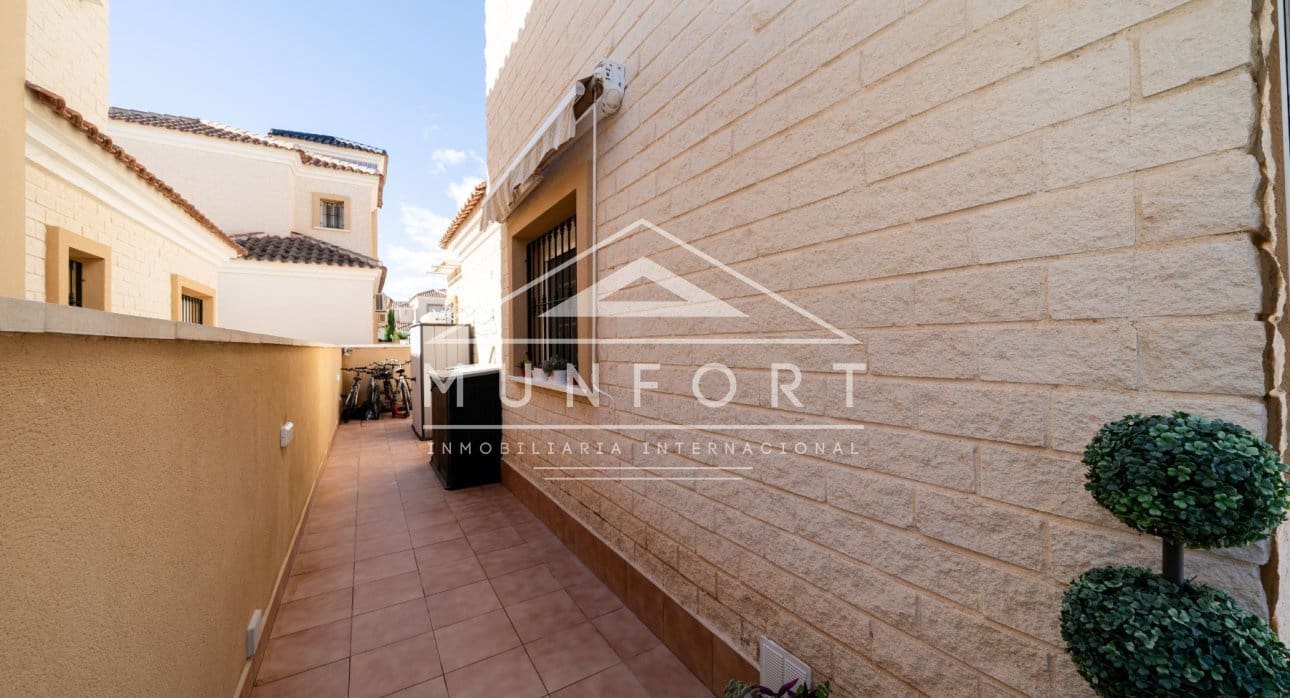 2 slaapkamer Villa te koop in Guardamar del Segura met zwembad - € 247.000 (Ref: 9572242)