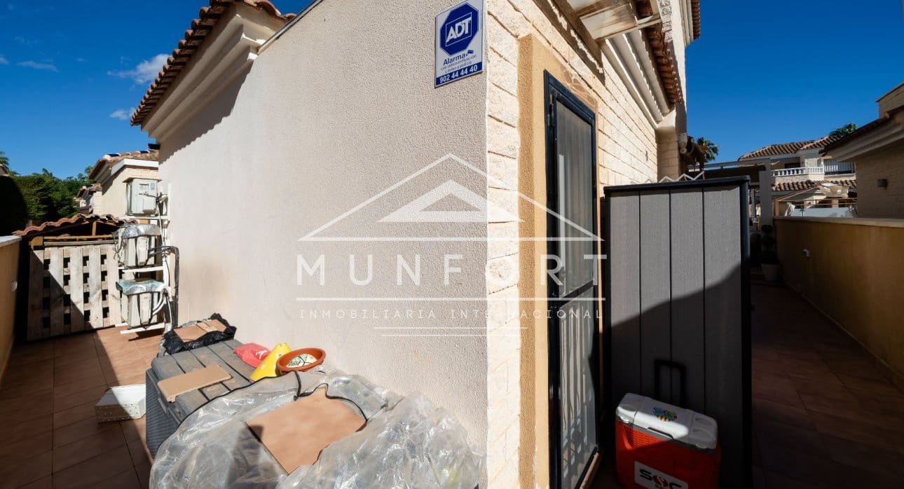 2 slaapkamer Villa te koop in Guardamar del Segura met zwembad - € 247.000 (Ref: 9572242)