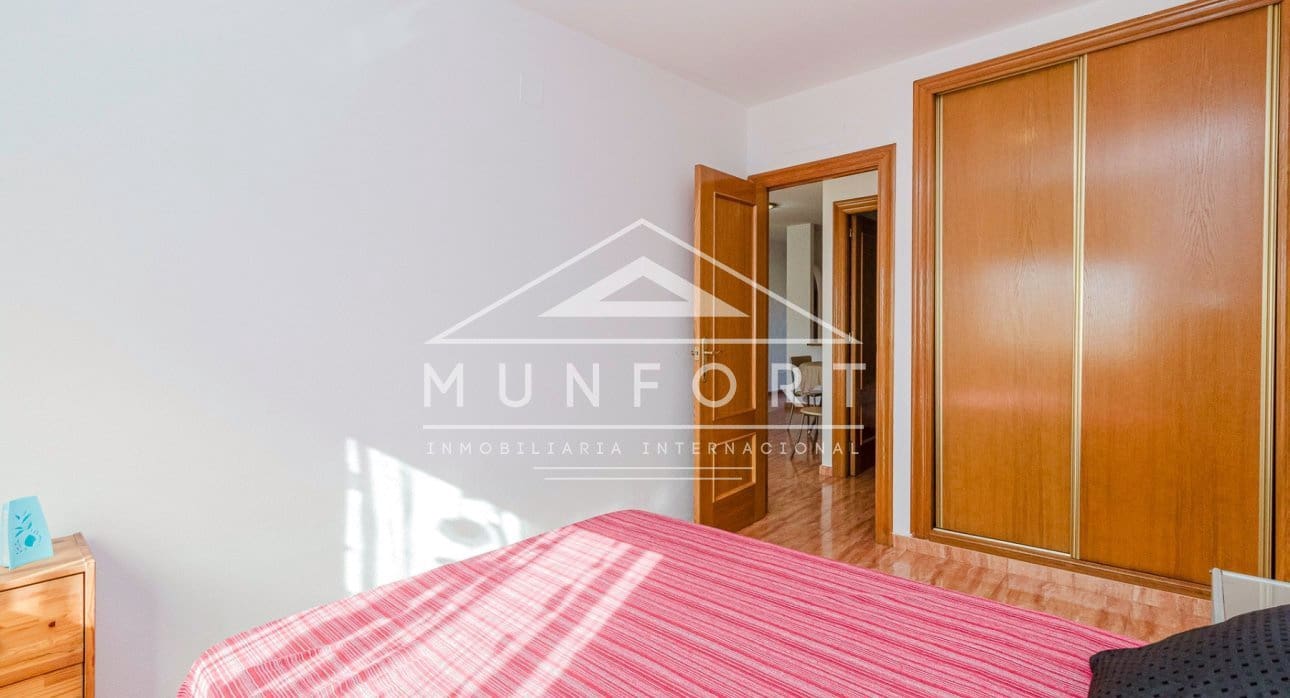 2 bedroom Apartment for sale in Los Alcazares with pool - € 115,000 (Ref: 9572361)