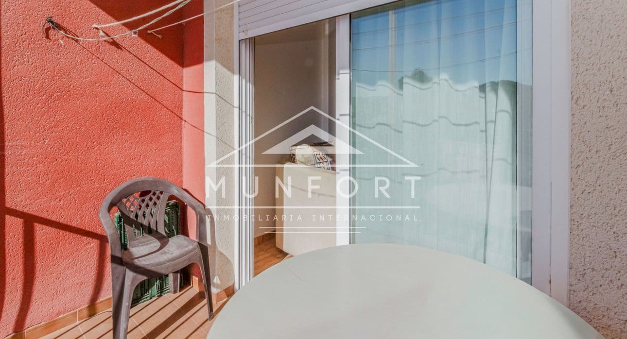 2 bedroom Apartment for sale in Los Alcazares with pool - € 115,000 (Ref: 9572361)