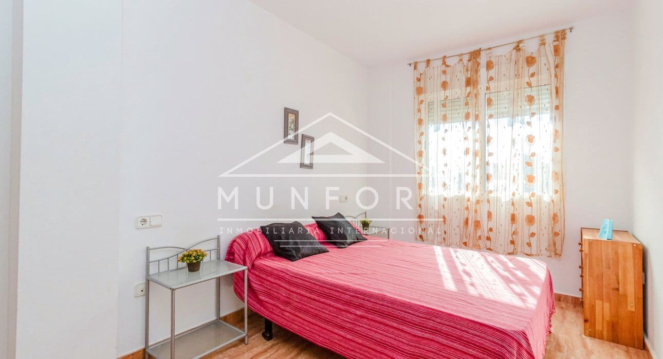 2 bedroom Apartment for sale in Los Alcazares with pool - € 115,000 (Ref: 9572361)