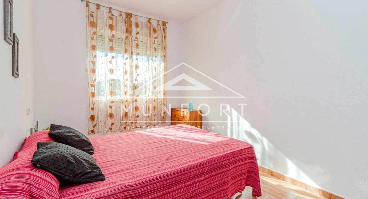 2 bedroom Apartment for sale in Los Alcazares with pool - € 115,000 (Ref: 9572361)