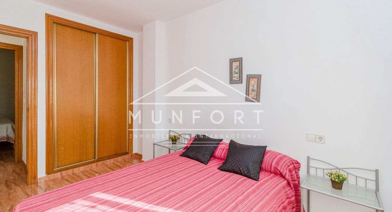 2 bedroom Apartment for sale in Los Alcazares with pool - € 115,000 (Ref: 9572361)