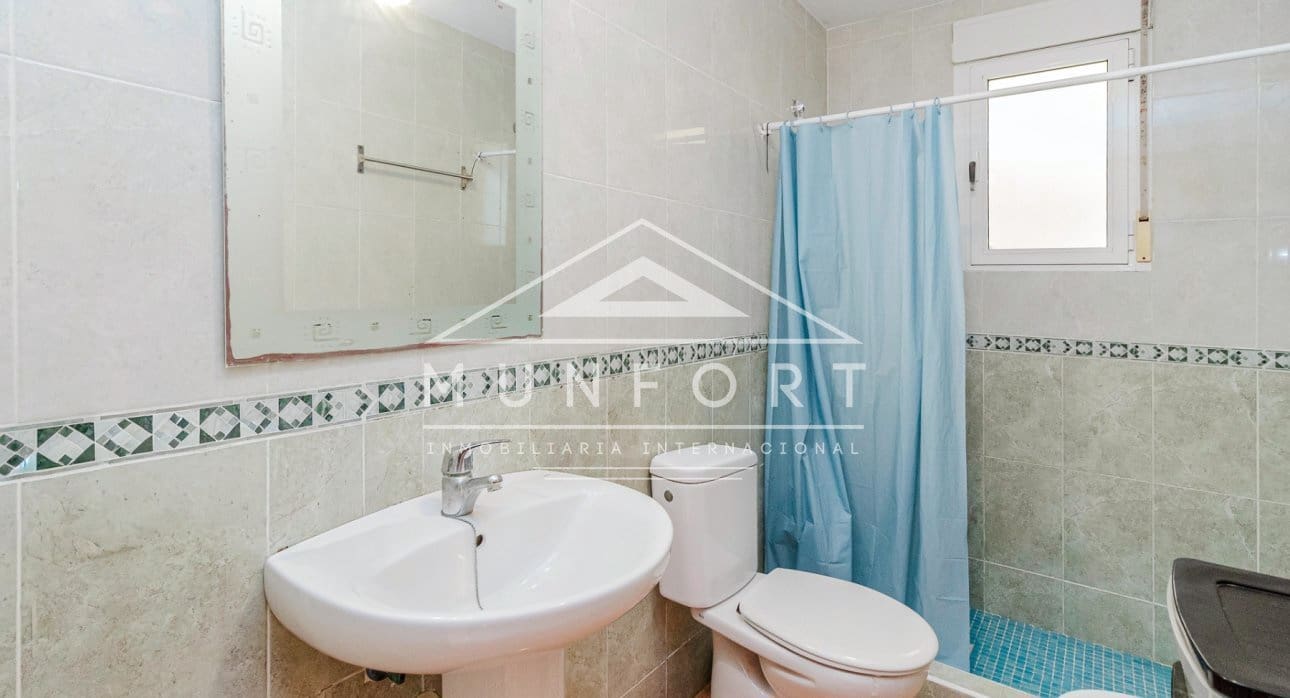 2 bedroom Apartment for sale in Los Alcazares with pool - € 115,000 (Ref: 9572361)