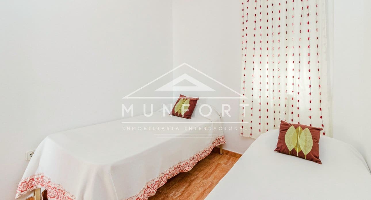 2 bedroom Apartment for sale in Los Alcazares with pool - € 115,000 (Ref: 9572361)