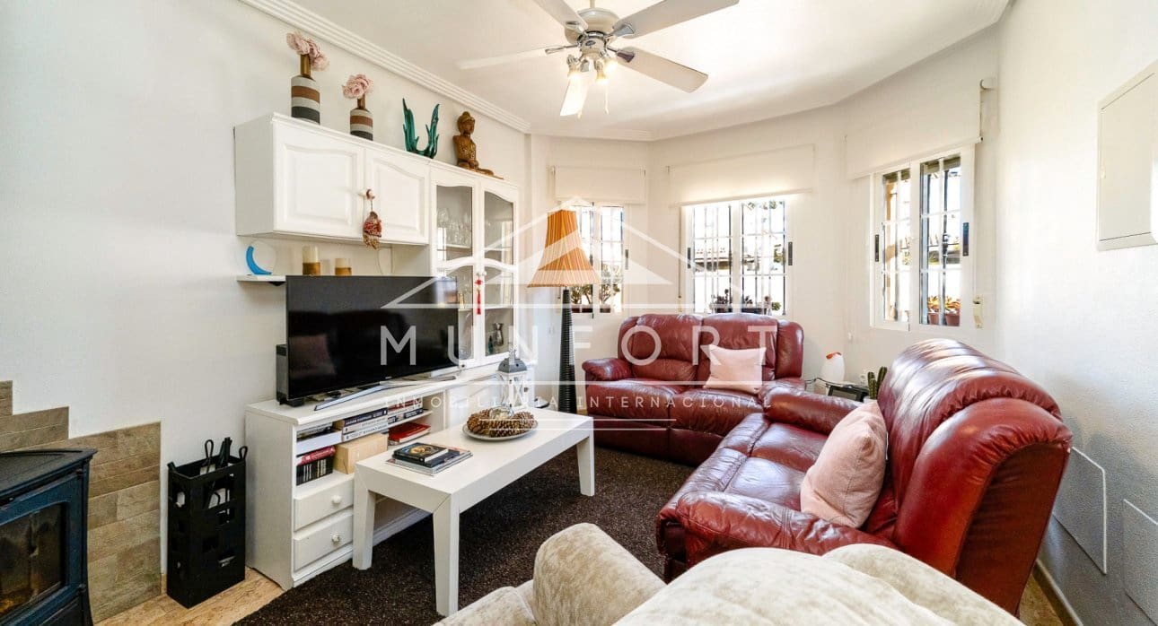 2 bedroom Villa for sale in Guardamar del Segura with pool - € 247,000 (Ref: 9592089)