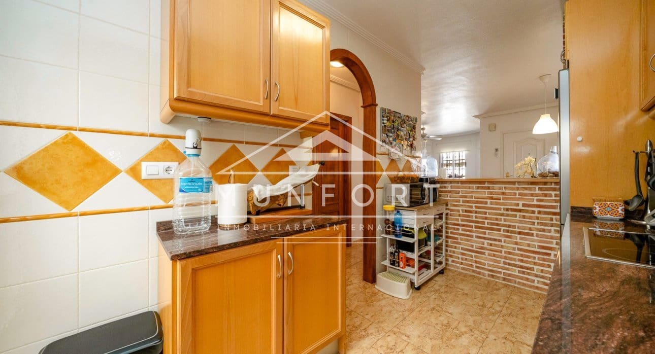 2 bedroom Villa for sale in Guardamar del Segura with pool - € 247,000 (Ref: 9592089)