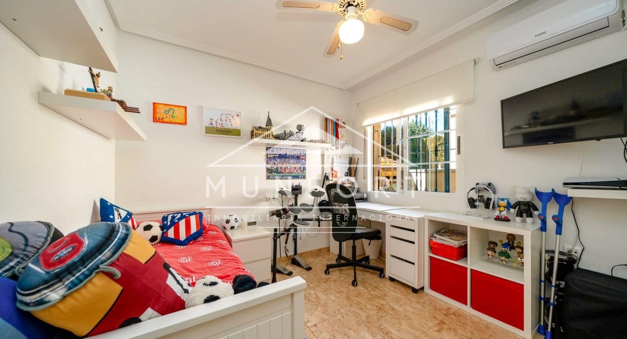 2 bedroom Villa for sale in Guardamar del Segura with pool - € 247,000 (Ref: 9592089)