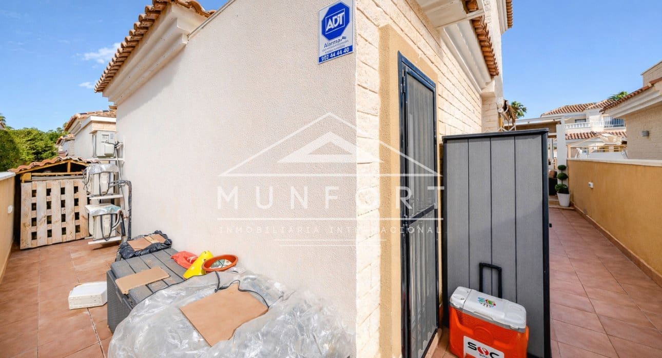 2 bedroom Villa for sale in Guardamar del Segura with pool - € 247,000 (Ref: 9592089)