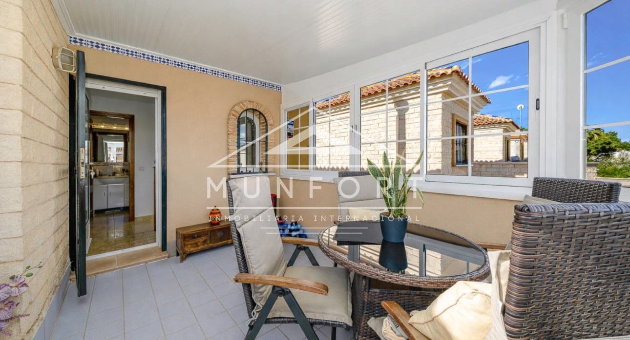 2 bedroom Villa for sale in Guardamar del Segura with pool - € 247,000 (Ref: 9592089)