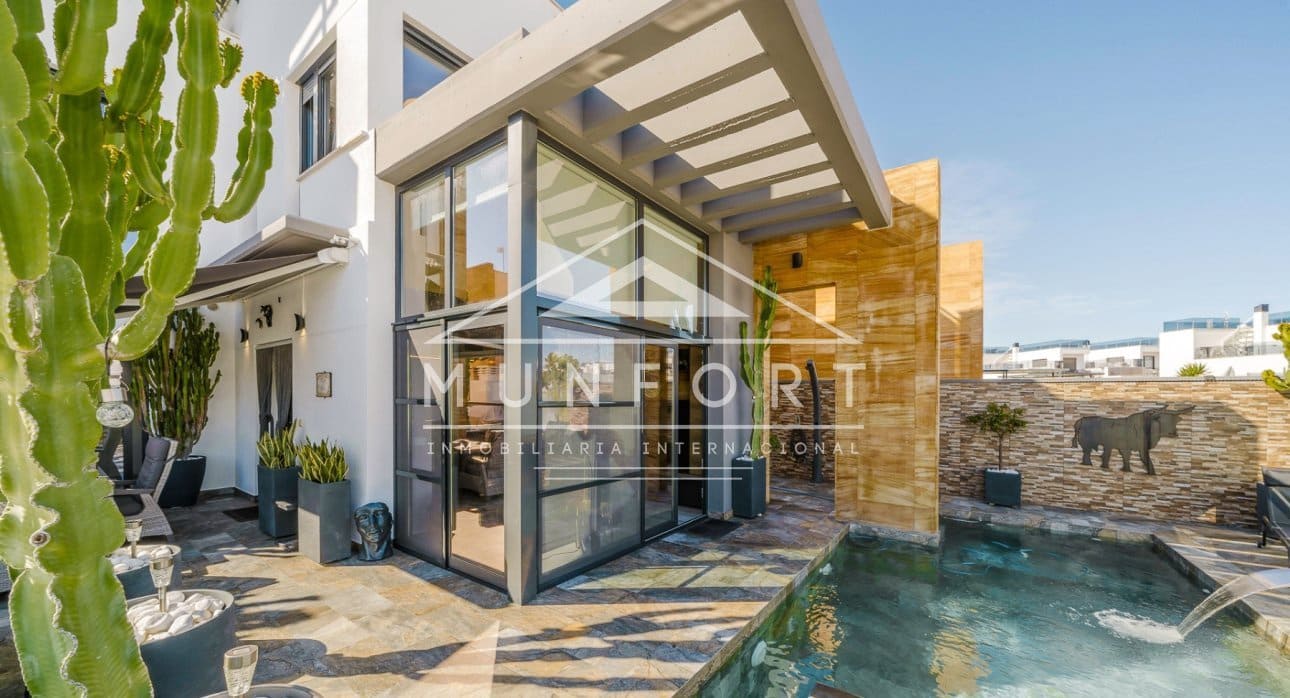 3 camera da letto Villa in vendita in Orihuela Costa con piscina - 575.000 € (Rif: 9592225)