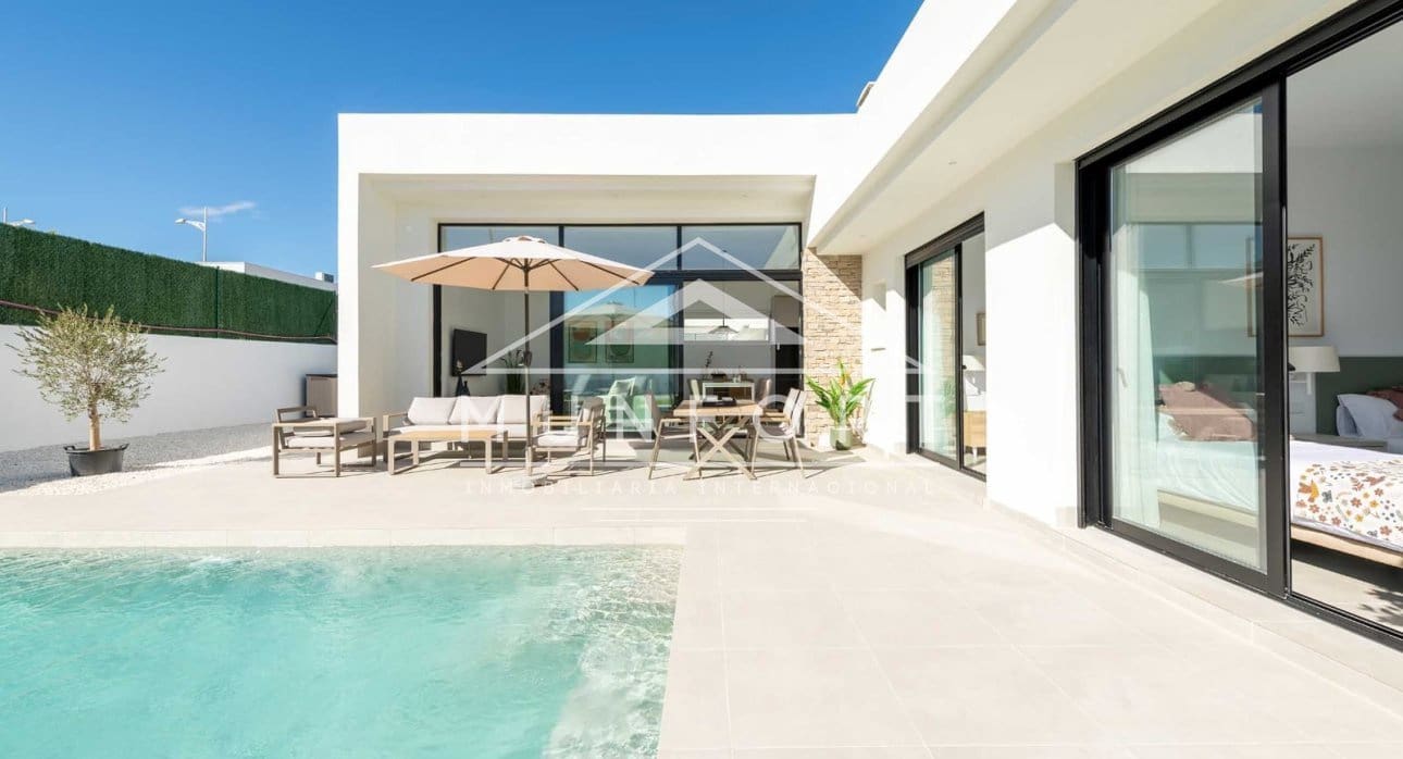 Chalet de 3 habitaciones en Calasparra en venta con piscina - 349.000 € (Ref: 9603065)