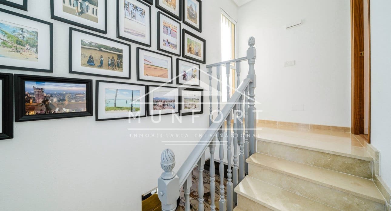 4 soveværelse Villa til salg i San Miguel de Salinas med swimmingpool - € 299.900 (Ref: 9605452)