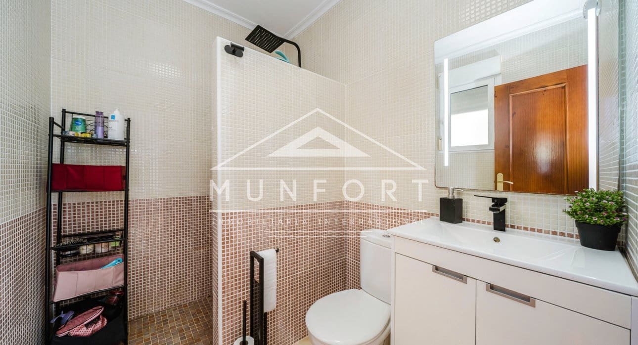 4 soveværelse Villa til salg i San Miguel de Salinas med swimmingpool - € 299.900 (Ref: 9605452)