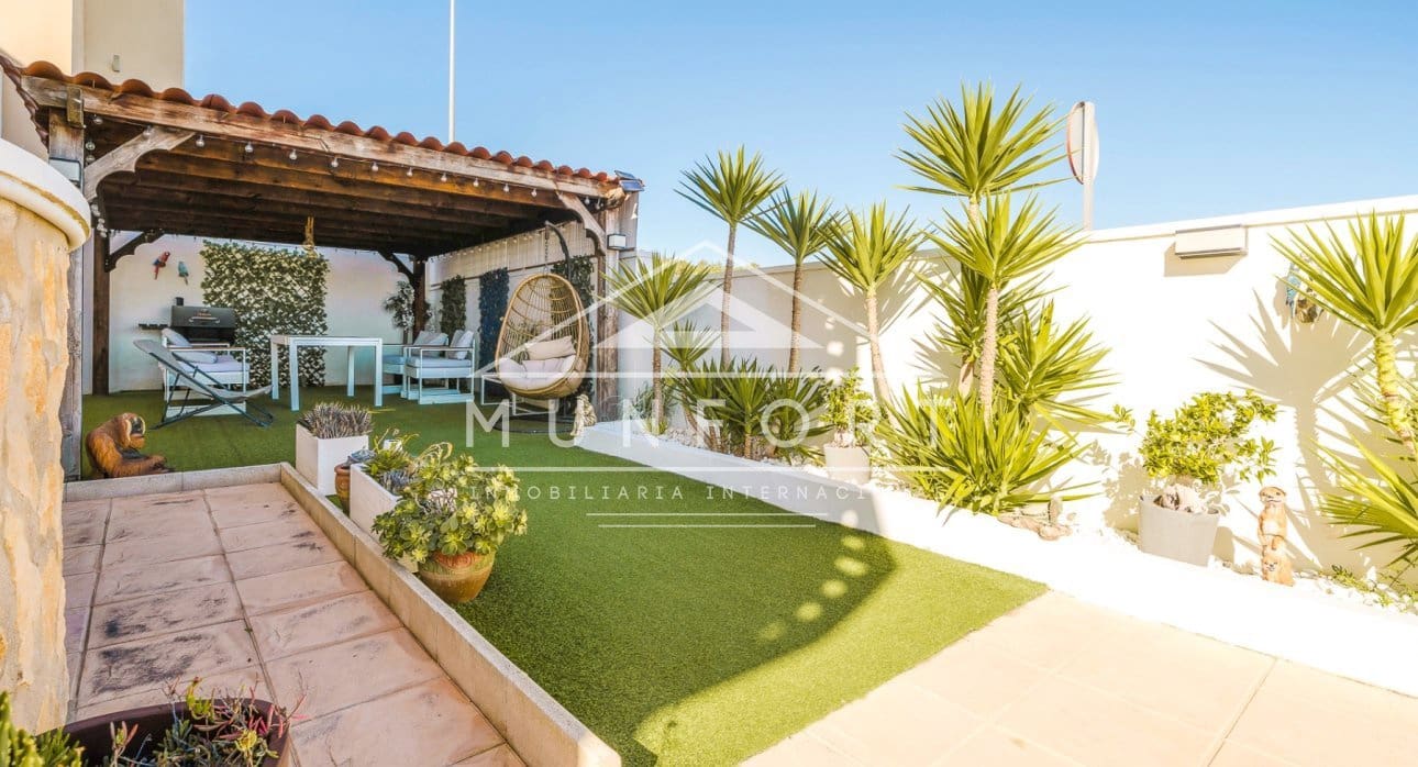 4 soveværelse Villa til salg i San Miguel de Salinas med swimmingpool - € 299.900 (Ref: 9605452)