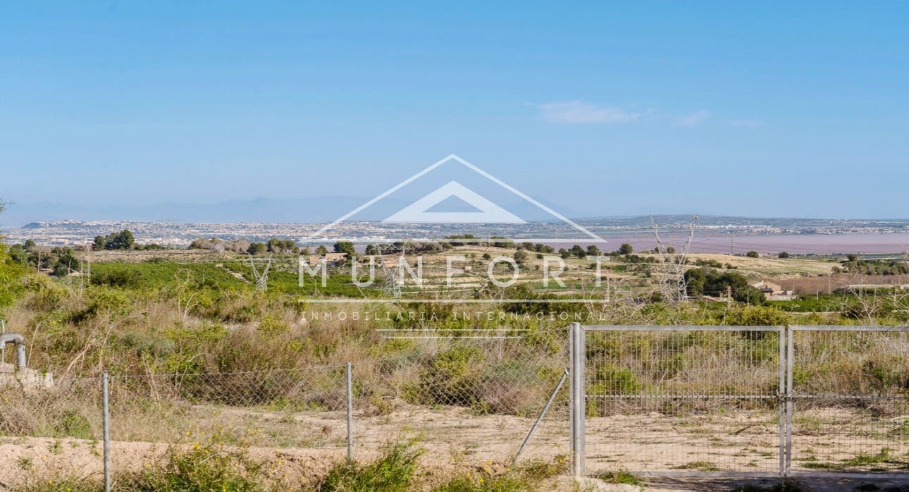 4 soveværelse Villa til salg i San Miguel de Salinas med swimmingpool - € 299.900 (Ref: 9605452)