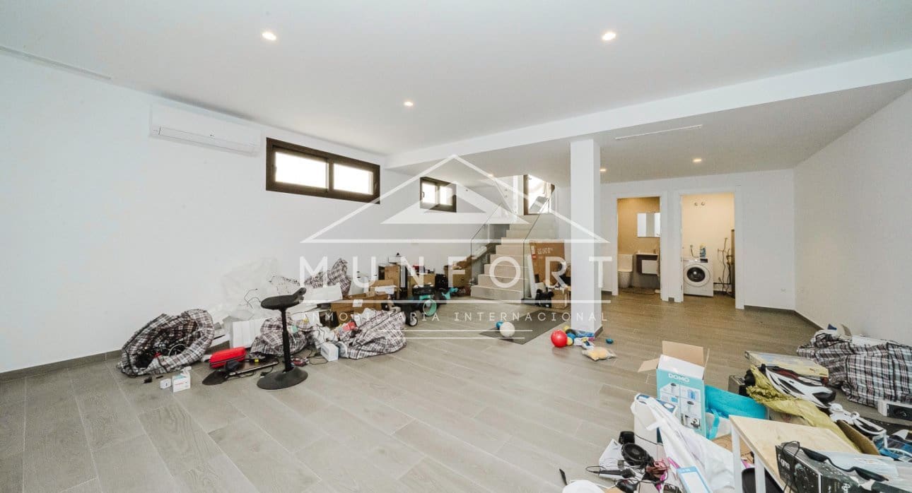 4 bedroom Villa for sale in Benijofar with pool - € 438,900 (Ref: 9612042)