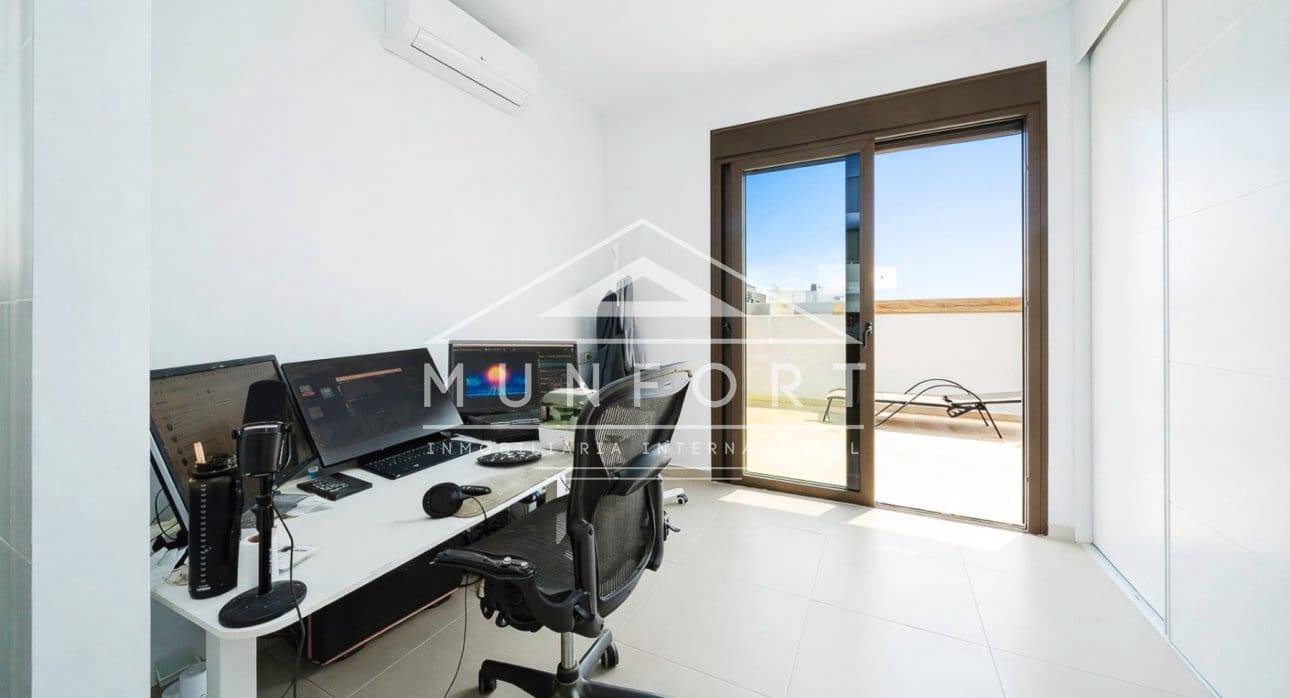 4 bedroom Villa for sale in Benijofar with pool - € 438,900 (Ref: 9612042)