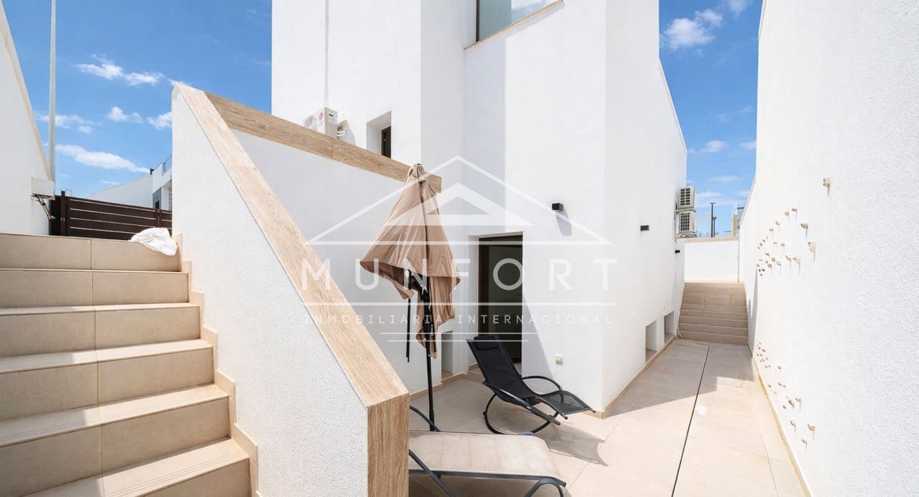 4 bedroom Villa for sale in Benijofar with pool - € 438,900 (Ref: 9612042)