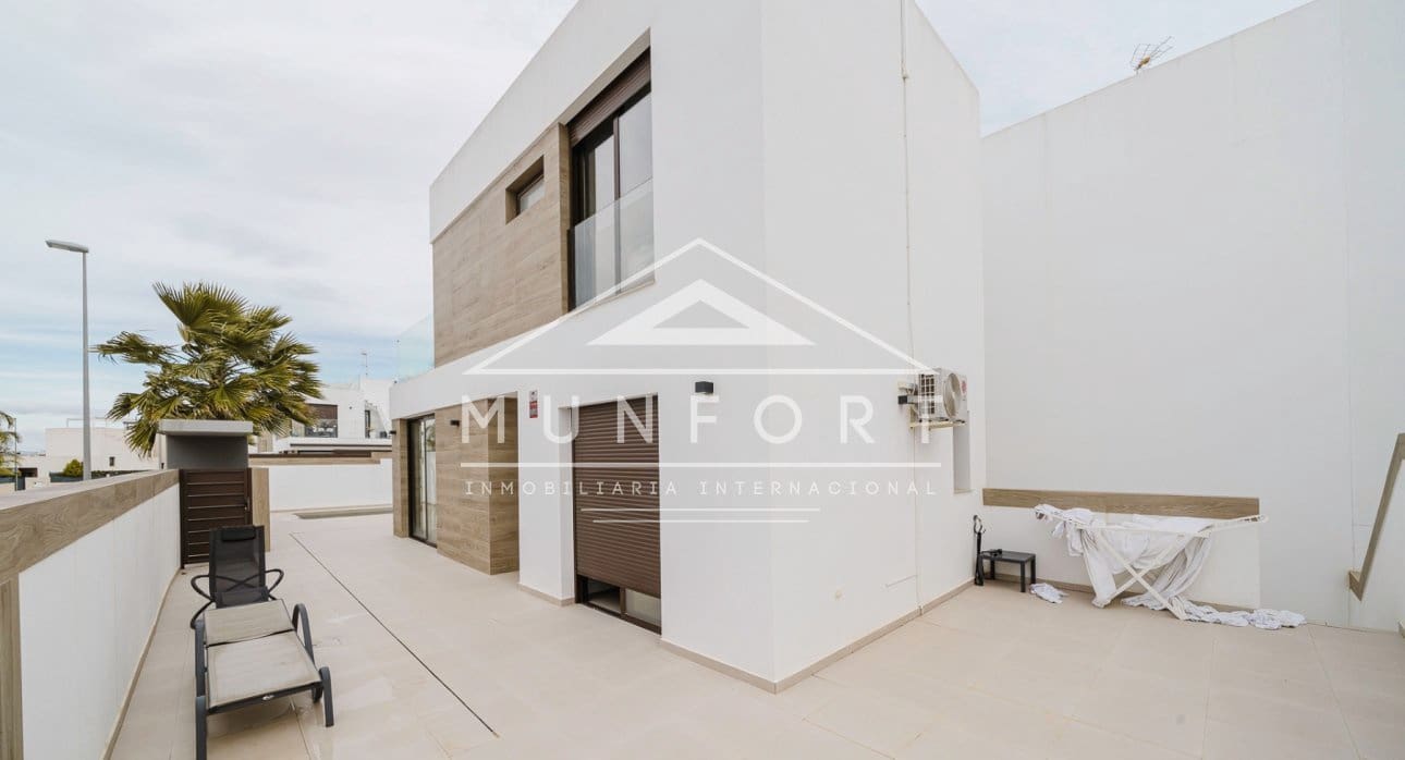 4 bedroom Villa for sale in Benijofar with pool - € 438,900 (Ref: 9612042)