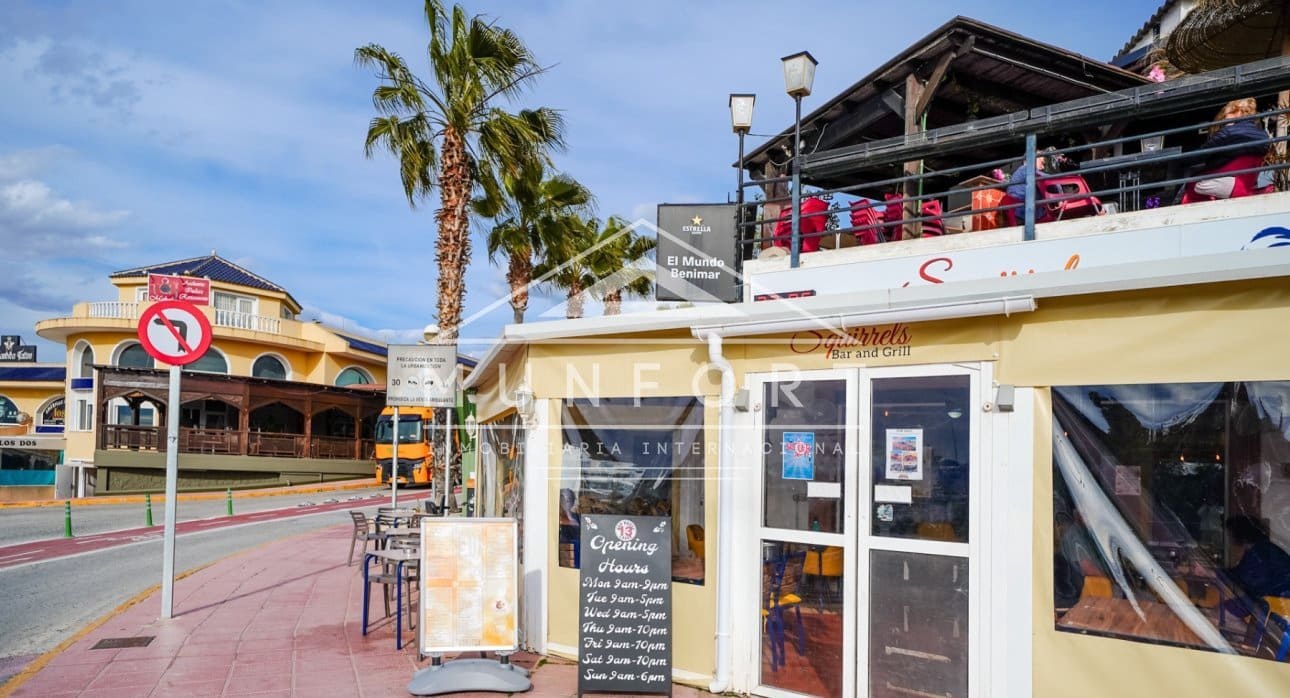 4 bedroom Villa for sale in Benijofar with pool - € 438,900 (Ref: 9612042)