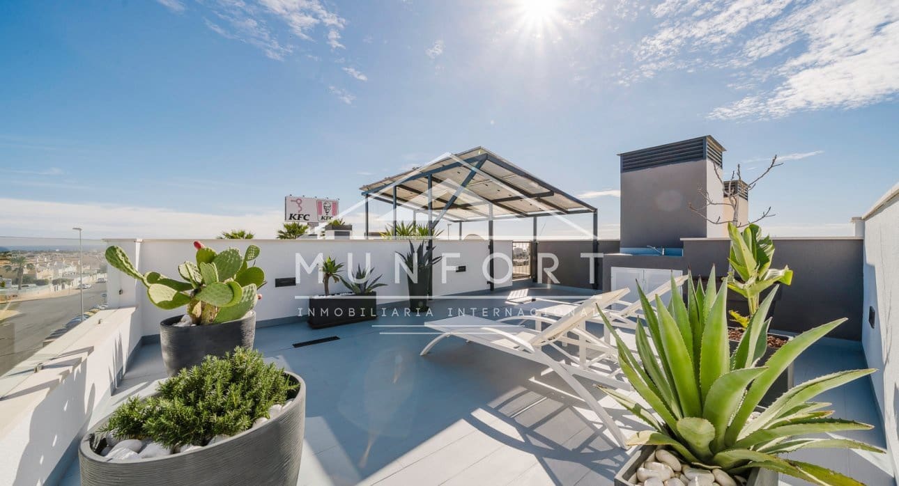 3 makuuhuone Huvila myytävänä paikassa Orihuela Costa mukana uima-altaan - 574 500 € (Ref: 9612043)